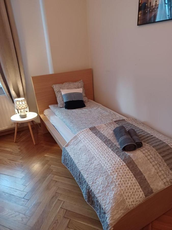 Real Vip Hostel Cracovia Exterior foto